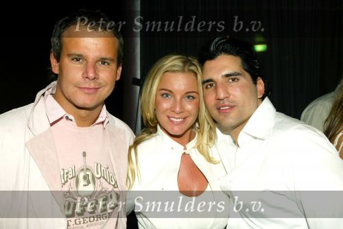 Amsterdam 3 maart 2004
Presentatie nieuw magazine Jacky in Jimmy Woo.
Angela Kluivert Rodrigo Otazu en Leco Zadelhoff