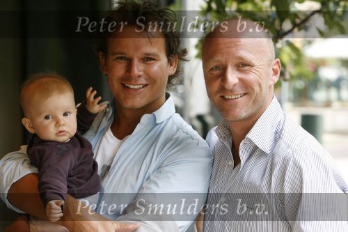 Amsterdam 13 augustus 2006
Leco v Zadelhoff met zijn vriend Rob en het dochtertje Robbie van zijn zus.