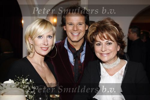 Naarden 18 december 2006
Princess kerstborrel in het arsenaal. Christine Kroonenberg Leco v Zadelhoff en Monique des Bouvrie