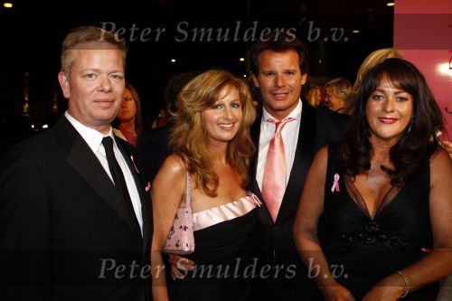 Amsterdam 29 september 2008
Pink Ribbon gala in het concert gebouw.John Luken met Leco v Zadelhoff en 2 dames die borstkanker hebben gehad
Peter Smulders bv
