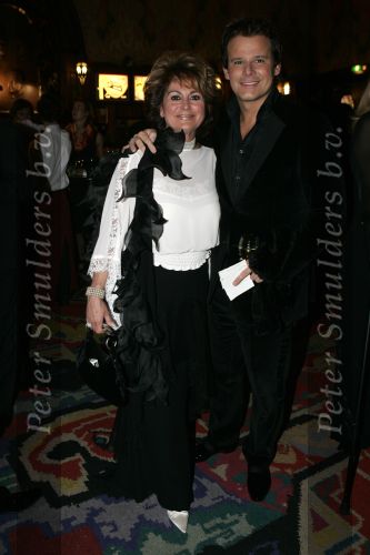 Amsterdam 29 november 2004
Presentatie nieuwe lijn Hans Schreuder in Tuschinski.
Christine Kroonenberg met Leco v Zadelhoff