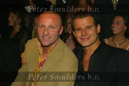 Amsterdam 29 november 2002
Modeshow orange babies in passagiers terminal
Leco Zadelhoff met vriend