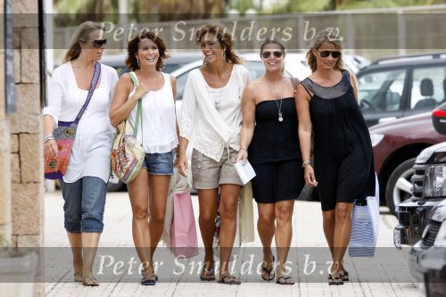 Ibiza 5 september 2007
Leontine Borsato werd door haar vriendinnen ontvoerd naar Ibiza vanwege haar 40e verjaardag.