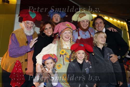 Amsterdam 6 oktober 2007
Leontine Marco Jada Senna en Luca Borsato bij de premiere van de Kabouter Plop film in de amsterdam arena Pathe.