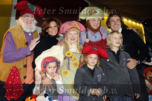 Amsterdam 6 oktober 2007
Leontine Marco Jada Senna en Luca Borsato bij de premiere van de Kabouter Plop film in de amsterdam arena Pathe.
Peter Smulders bv