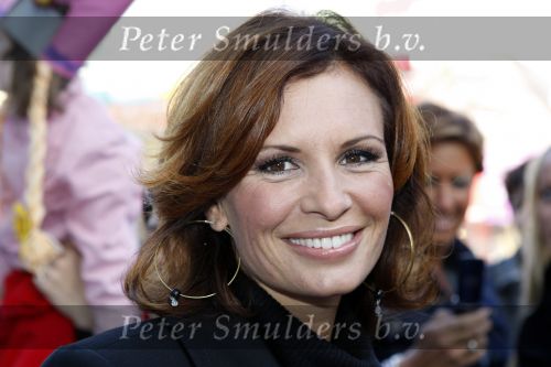 Amsterdam 6 oktober 2007
Leontine Marco Jada Senna en Luca Borsato bij de premiere van de Kabouter Plop film in de amsterdam arena Pathe.