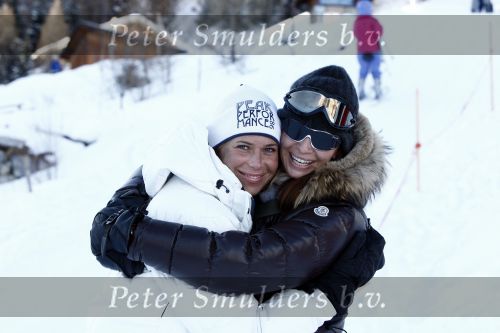 Fiss 15 februari 2009
Marco Borsato en Leontine op skivakantie met Jada Senna en Luca. Leontine met Estelle Gullit
Peter Smulders bv