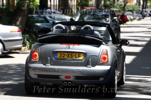 Amsterdam 17 juni 2008
Leontine Borsato in haar mini cooper cabrio die ze van Marco voor haar 40e verjaardag heeft gekregen.
