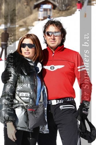 Fiss 28 februari 2008 Marco Borsato en Leontine met hun kinderen Jada Senna en Luca op wintersport / skivakantie.
Peter Smulders bv