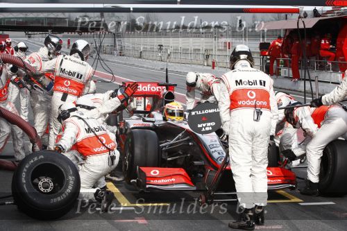 Barcelona 11 maart 2009
Test dag voor de formule 1 teams op het circuit van Barcelona. Lewis Hamilton voor Maclaren Mercedes
Peter Smulders bv