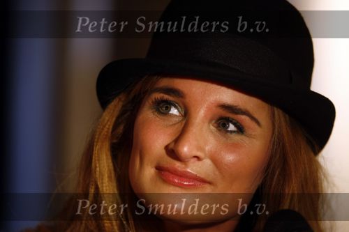 Amsterdam 2 maart 2009
Modeshow Jos Raak bij Loods 6 in Amsterdam. Lieke v Lexmond met bolhoedje
Peter Smulders bv