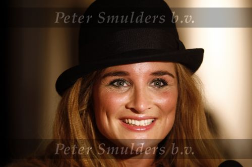 Amsterdam 2 maart 2009
Modeshow Jos Raak bij Loods 6 in Amsterdam. Lieke v Lexmond met bolhoedje
Peter Smulders bv