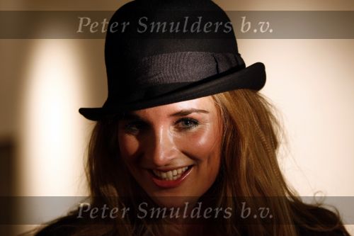 Amsterdam 2 maart 2009
Modeshow Jos Raak bij Loods 6 in Amsterdam. Lieke v Lexmond met bolhoedje
Peter Smulders bv