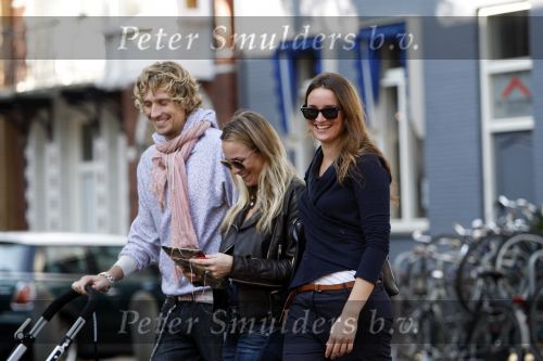 Amsterdam 6 oktober 2007
Lieke v Lexmond met haar vriend Jeroen op de cornelis schuytstraat.