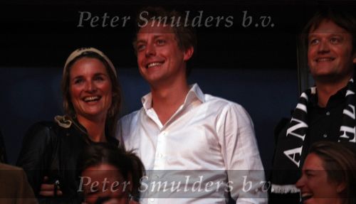 Amsterdam 26 mei 2008
 Lieke v Lexmond en Mark v Eeuwen tijdens het meezing concert van Andre Hazes in de arena.