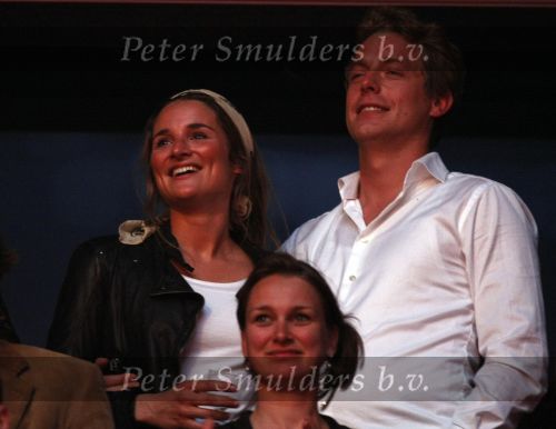 Amsterdam 26 mei 2008
 Lieke v Lexmond en Mark v Eeuwen tijdens het meezing concert van Andre Hazes in de arena.