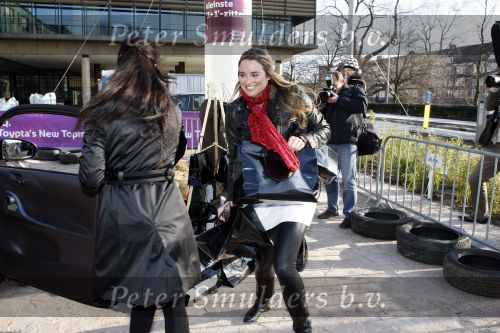 Amsterdam 31 januari 2009
Fajah Lourens Lieke v Lexmond en Renate Verbaan doen mee aan race met de nieuwe Toyota iq op de parkeerplaats bij het Okura.
Peter Smulders bv