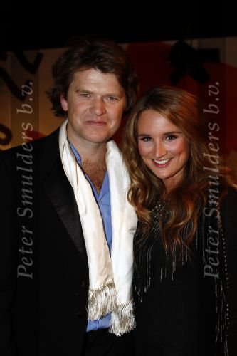 Hilversum 9 mei 2009
Beau v Erven Dorens en Lieke v Lexmond bij rtl. ze gaan samen dancing with the stars presenteren.
Peter Smulders bv