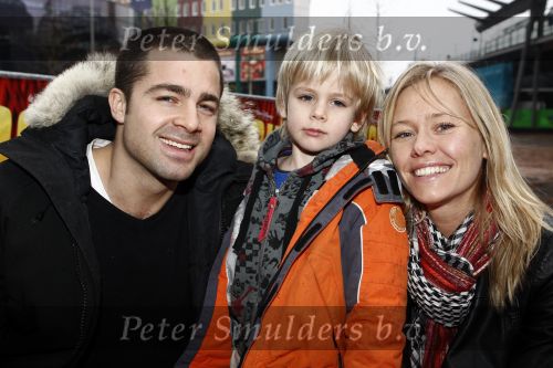 Amsterdam 7 februari 2009
Premiere disneyfilm Bolt in pathe arena. Liesbeth Kamerling met man en zoontje
Peter Smulders bv