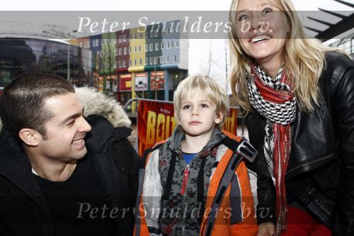 Amsterdam 7 februari 2009
Premiere disneyfilm Bolt in pathe arena. Liesbeth Kamerling met man en zoontje
Peter Smulders bv