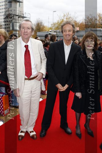 Utrecht 4 november 2007
premiere Andre v Duin Revue in het beatrix theater. Liesbeth List met man en hans v willgenburg
Peter Smulders bv