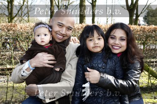 Kaatsheuvel 29 maart 2009
15 jarig bestaan van Princess in de efteling. Linda Wagemakers met man en 2 dochters
Peter Smulders bv