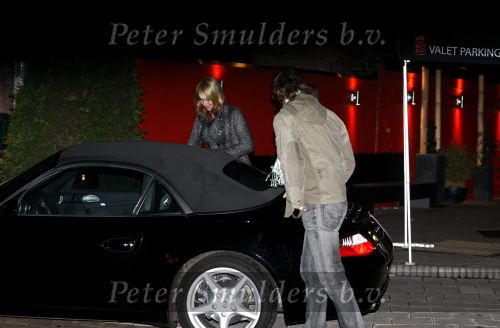 Blaricum 2 februari 2008
Linda de Mol en Jeroen Rietbergen na etentje in restaurant the red  sun en daarna in de porsche cabrio.