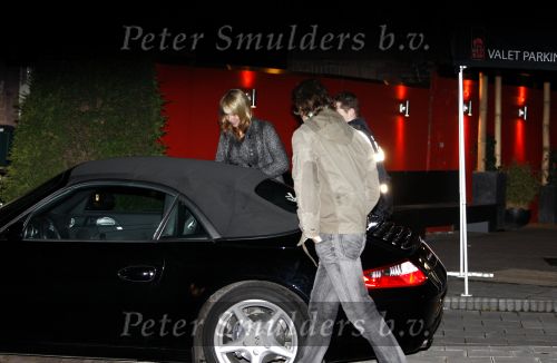 Blaricum 2 februari 2008
Linda de Mol en Jeroen Rietbergen na etentje in restaurant the red  sun en daarna in de porsche cabrio.