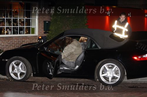 Blaricum 2 februari 2008
Linda de Mol en Jeroen Rietbergen na etentje in restaurant the red  sun en daarna in de porsche cabrio.