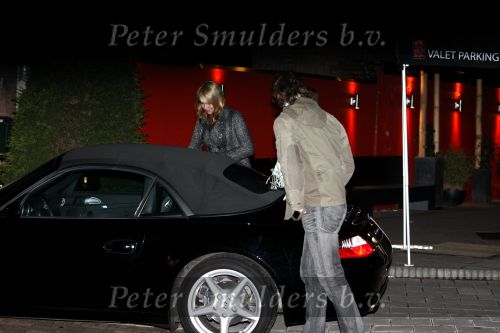 Blaricum 2 februari 2008
Linda de Mol en Jeroen Rietbergen na etentje in restaurant the red  sun en daarna in de porsche cabrio.