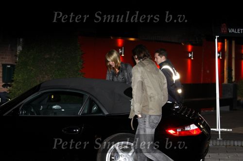 Blaricum 2 februari 2008
Linda de Mol en Jeroen Rietbergen na etentje in restaurant the red  sun en daarna in de porsche cabrio.