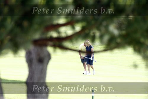 Faro 5 mei 2008
Linda de Mol Julian Noah en Jeroen Rietbergen aan het golfen tijdens hun vakantie op vale do lobo.
Peter Smulders bv