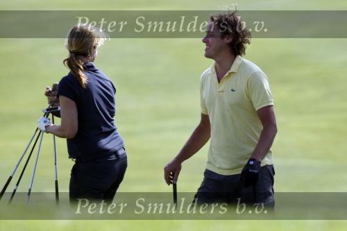 Faro 5 mei 2008
Linda de Mol Julian Noah en Jeroen Rietbergen aan het golfen tijdens hun vakantie op vale do lobo.
Peter Smulders bv