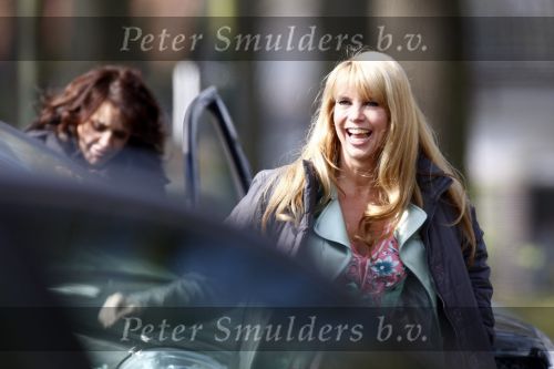 Laren 14 april 2008
Opnames Gooische vrouwen  met Linda de Mol Susan Visser Tjitske Reidinga en Alex Klaasen. Ze rijden in Gooische vrouwen met Linda de Mol haar porsche cabrio.