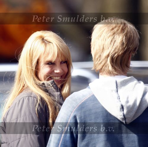 Laren 14 april 2008
Opnames Gooische vrouwen  met Linda de Mol Susan Visser Tjitske Reidinga en Alex Klaasen. Ze rijden in Gooische vrouwen met Linda de Mol haar porsche cabrio.