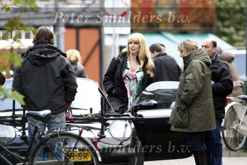 Laren 14 april 2008
Opnames Gooische vrouwen  met Linda de Mol Susan Visser Tjitske Reidinga en Alex Klaasen. Ze rijden in Gooische vrouwen met Linda de Mol haar porsche cabrio.