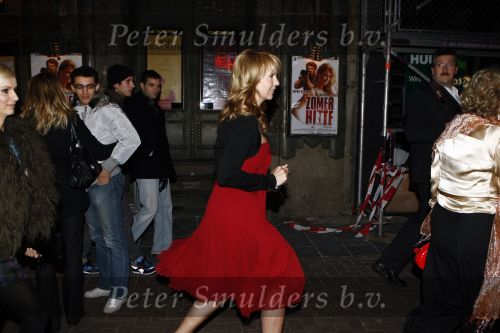 Amsterdam 17 maart 2008
Linda de Mol met vrieninnen bij de premiere van zomerhitte in Tuschinski.
Peter Smulders bv