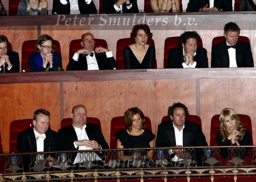 Amsterdam 17 maart 2008
Premiere Zomerhitte in Tuschinski. paul de Leeuw met Stefa Nugter Marco en Leontine Borsato en Linda de Mol
Peter Smulders bv