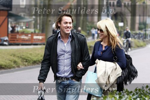 Laren 18  april 2008
Linda de Mol en Jeroen Rietbergen aan het winkelen in Laren op de verjaardag van Jeroen.
Peter Smulders bv