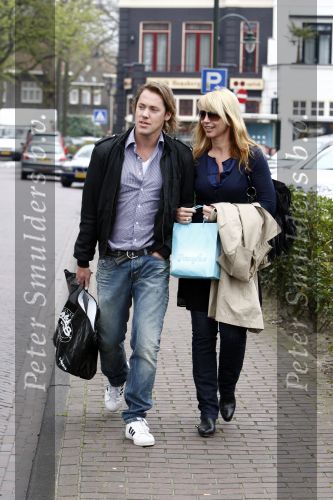 Laren 18  april 2008
Linda de Mol en Jeroen Rietbergen aan het winkelen in Laren op de verjaardag van Jeroen.
Peter Smulders bv