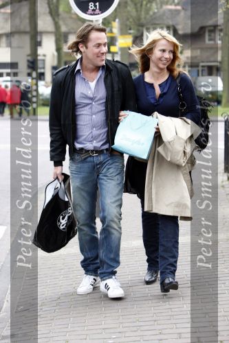 Laren 18  april 2008
Linda de Mol en Jeroen Rietbergen aan het winkelen in Laren op de verjaardag van Jeroen.
Peter Smulders bv