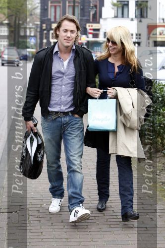 Laren 18  april 2008
Linda de Mol en Jeroen Rietbergen aan het winkelen in Laren op de verjaardag van Jeroen.
Peter Smulders bv