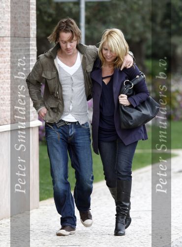 Vale do Lobo 22 februari 2008
Linda de Mol op liefdesvakantie met nieuwe vriend Jeroen Rietbegen