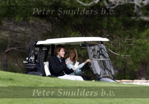 Vale do Lobo 24 februari 2008
Linda de Mol golfend met haar nieuwe vriend Jeroen Rietbergen op vale do lobo  waar Linda een huis heeft.