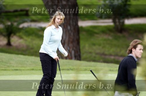 Vale do Lobo 24 februari 2008
Linda de Mol golfend met haar nieuwe vriend Jeroen Rietbergen op vale do lobo  waar Linda een huis heeft.
Peter Smulders bv