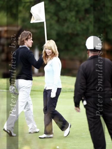 Vale do Lobo 24 februari 2008
Linda de Mol golfend met haar nieuwe vriend Jeroen Rietbergen op vale do lobo  waar Linda een huis heeft.
Peter Smulders bv