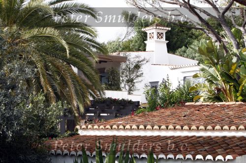 Vale do Lobo 24 februari 2008
Linda de Mol golfend met haar nieuwe vriend Jeroen Rietbergen op vale do lobo  waar Linda een huis heeft.