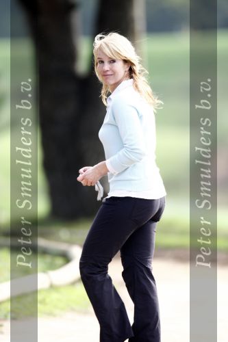 Vale do Lobo 24 februari 2008
Linda de Mol golfend met haar nieuwe vriend Jeroen Rietbergen op vale do lobo  waar Linda een huis heeft.
