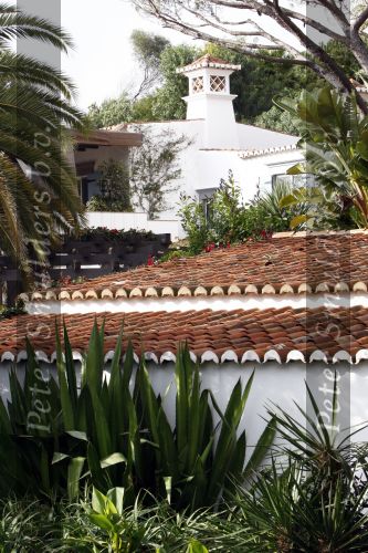 Vale do Lobo 24 februari 2008
Linda de Mol golfend met haar nieuwe vriend Jeroen Rietbergen op vale do lobo  waar Linda een huis heeft.
