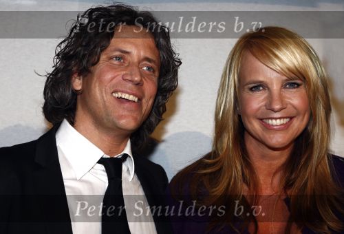 Hilversum 26 januari 2009
Linda de Mol bij de uitreiking van de gouden beelden bij beeld en geluid. Linda met Sander Vahle en Jeroen v Koningsbrugge
Peter Smulders bv